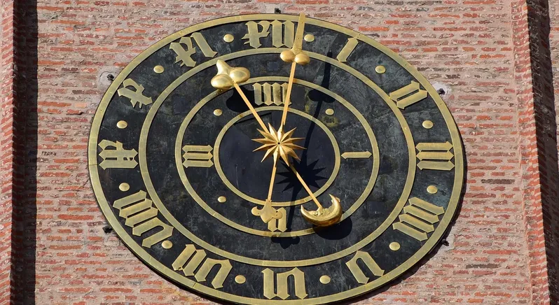 Doc Clock (2) 2